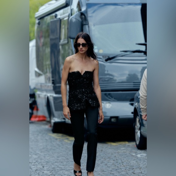 Chic Black Sequin Strapless Top - Picture 1 of 7